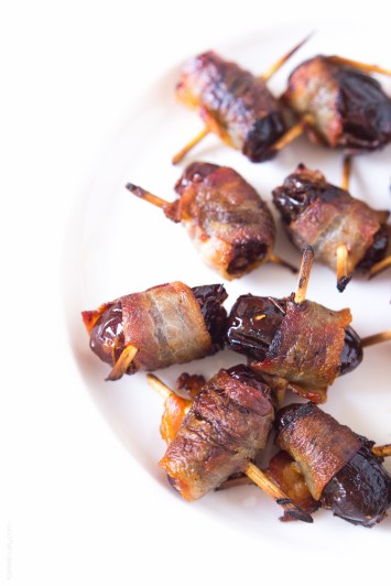 Bacon-Wrapped-Dates-an-easy-appetizer-that-everyone-loves-glutenfree-paleo-whole30-2