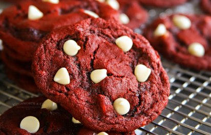 Red-Velvet-White-Chocolate-Chip-Cookies-900